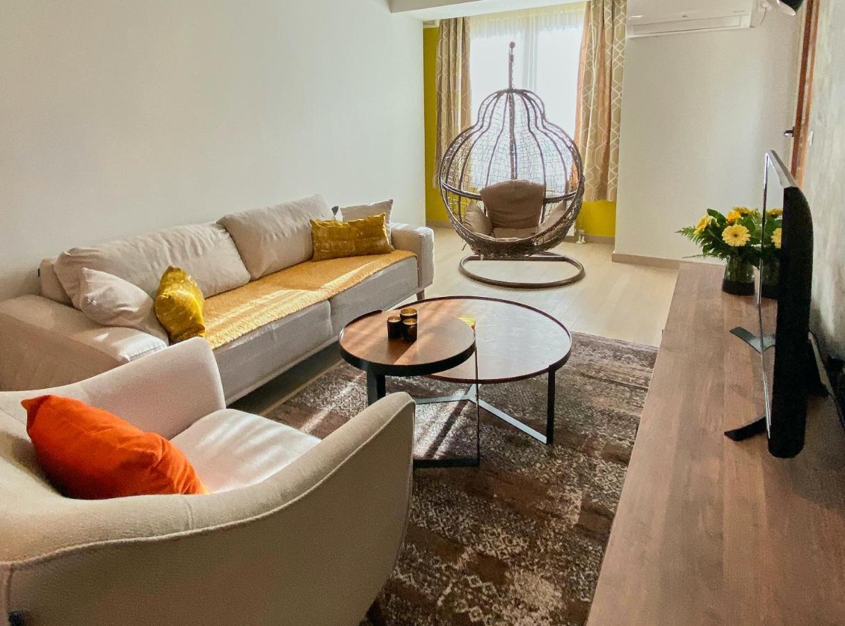 Stylish Apartment, Skopje Centre - Private Parking - Panoramic Views Экстерьер фото