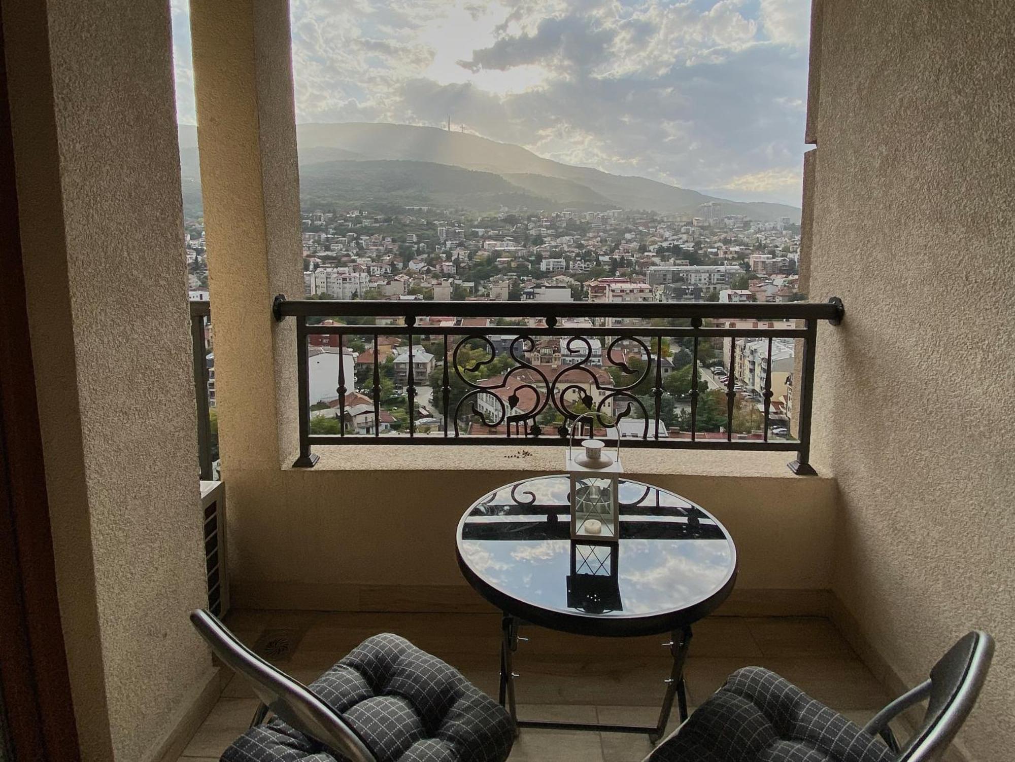 Stylish Apartment, Skopje Centre - Private Parking - Panoramic Views Экстерьер фото